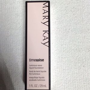 Mary Kay Timewise liquid foundation bronze 4